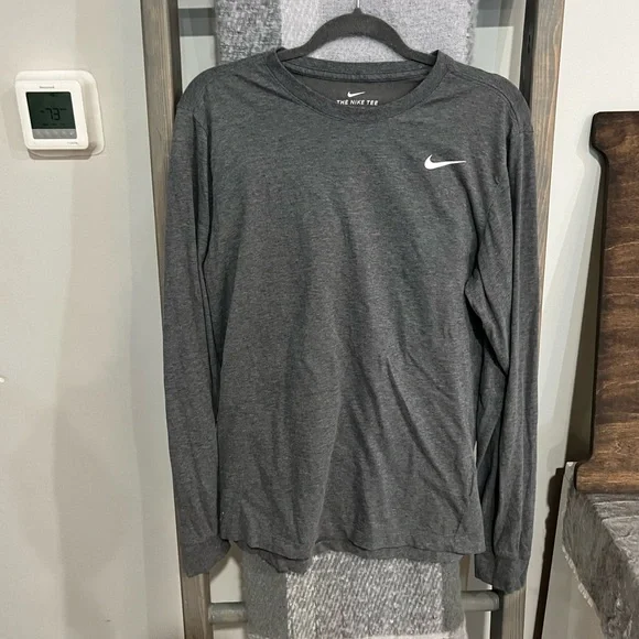 MENS NIKE LONG SLEEVE TEE - Picture 5 of 8
